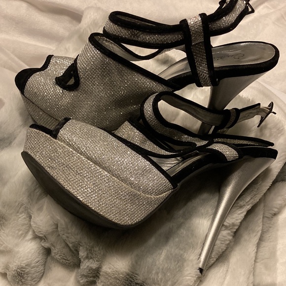 Quipid Shoes -Size10 - Picture 8 of 8